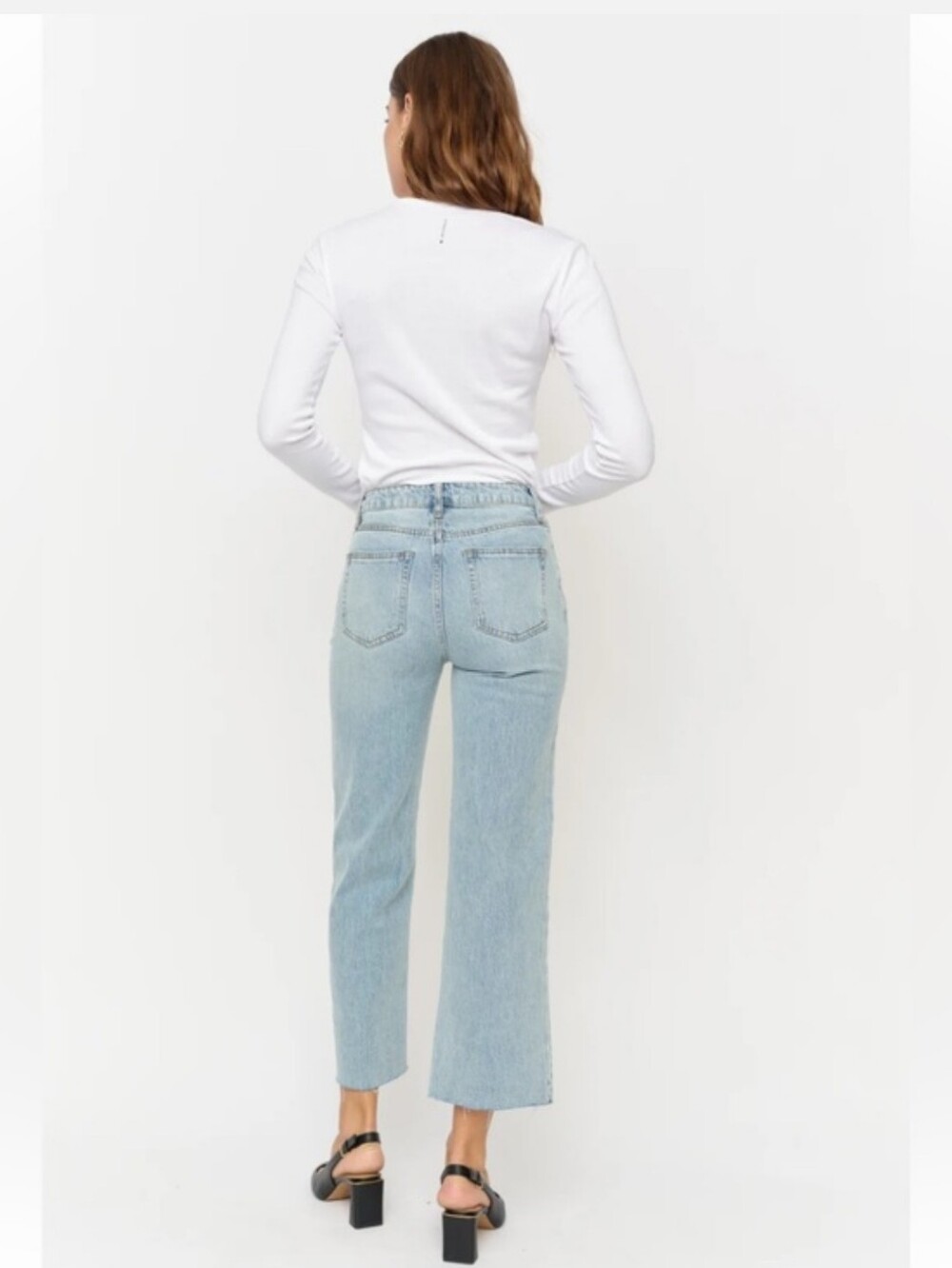 Oliver Logan Aberdeen Light Wash High-Rise Straight Crop Jeans - Light Blue - Picture 2 of 13